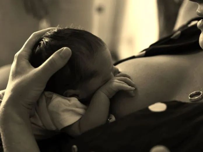 Every New Mom Faces These 5 Challenges during Breastfeeding