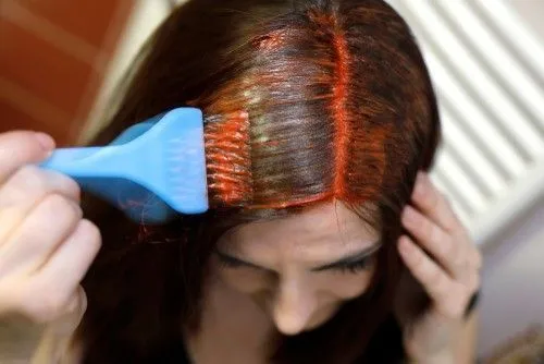 How to Highlight Hair at Home In 2022