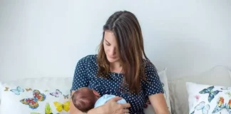 Newborn Breastfeeding Positions: The Right way to Breastfeed Newborn Babies