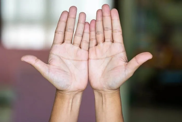 Colour of your Palm Reveals your Personality According to Palmistry