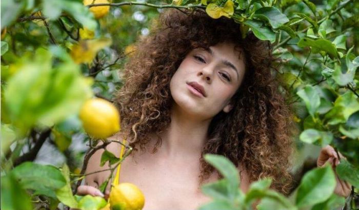 Benefits of Applying Lemon on Face