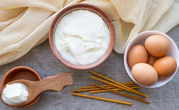Benefits of Applying Egg and Curd to Hair