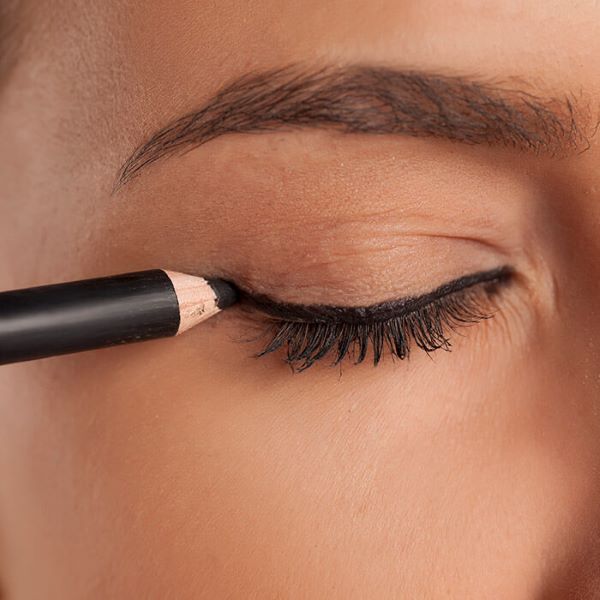How to Apply Eyeliner And Which is the Best Eyeliner